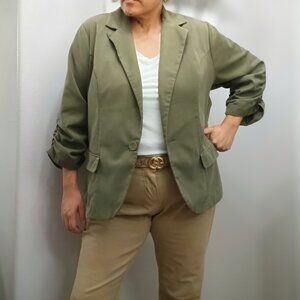 TORRID Women's Ruched-Sleeve Blazer. Plus Size 3